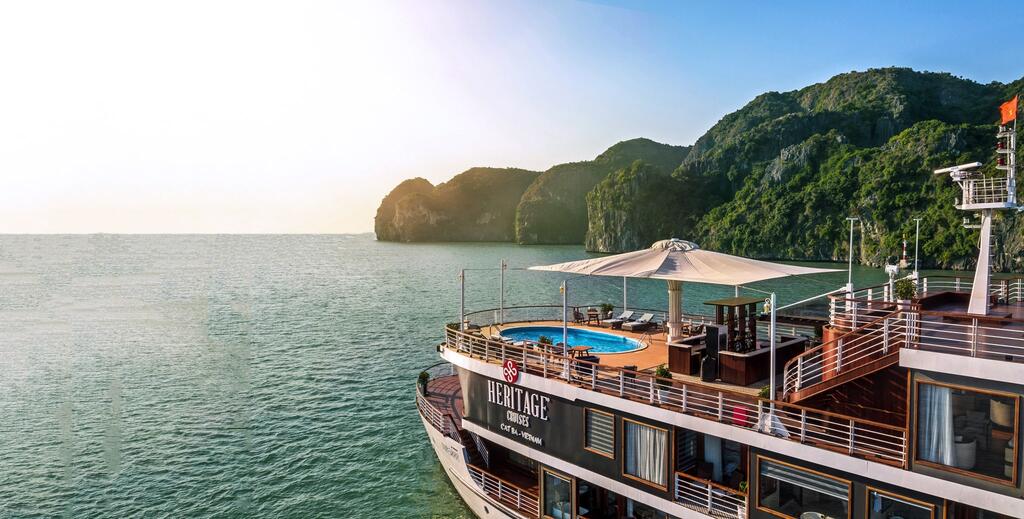 Du thuyền Heritage Cruise đẳng cấp 5* 