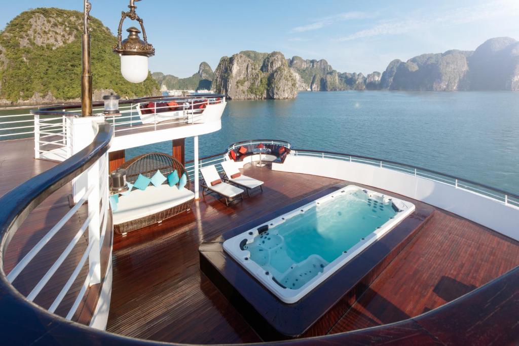 review-du-thuyen-ambassador-cruises-vinh-ha-long-quang-ninh-6-sao-dep-nhat-3